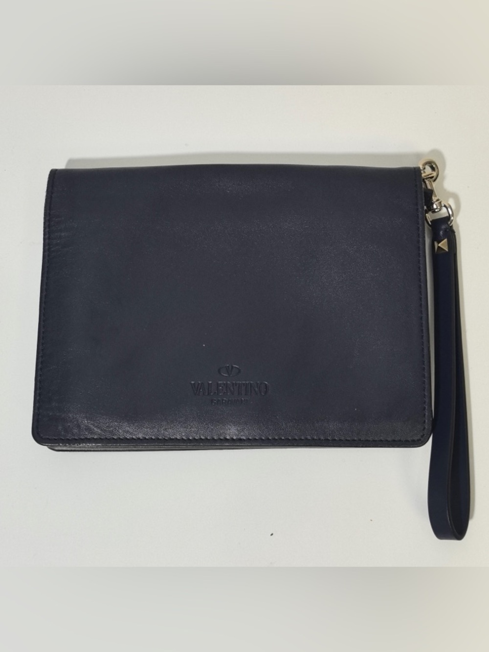 Pre-Owned Valentino Garavani Navy Leather Rockstud Small Wristlet Clutch